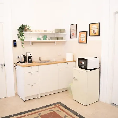 Bed & Breakfast Principe Amedeo 93 *